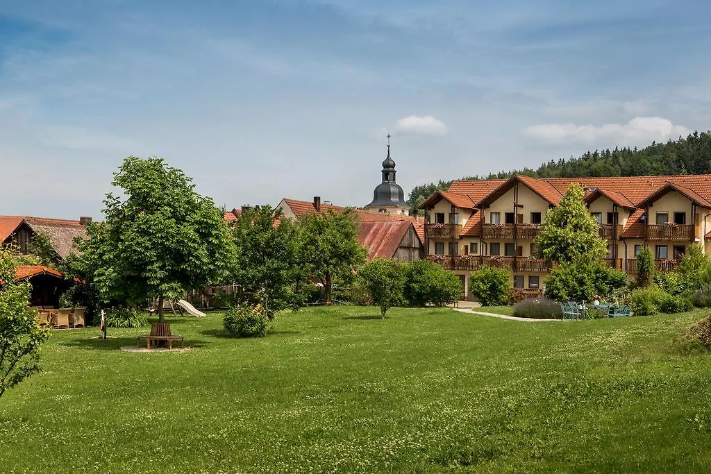 Hotel Hollerhoefe - Zu Gast Im Dorf Kemnath